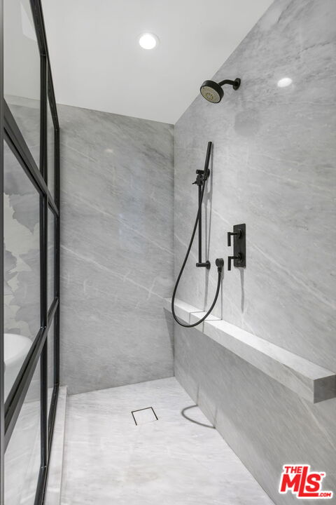 900 S Westgate Ave Unit: 201
