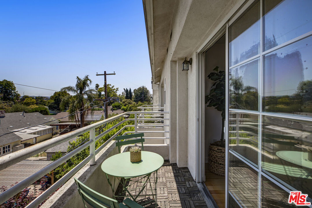 11536 Burbank Blvd Unit: 103
