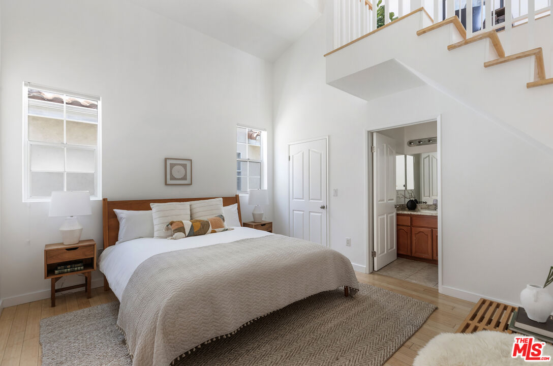 11536 Burbank Blvd Unit: 103