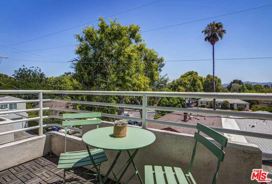 11536 Burbank Blvd Unit: 103