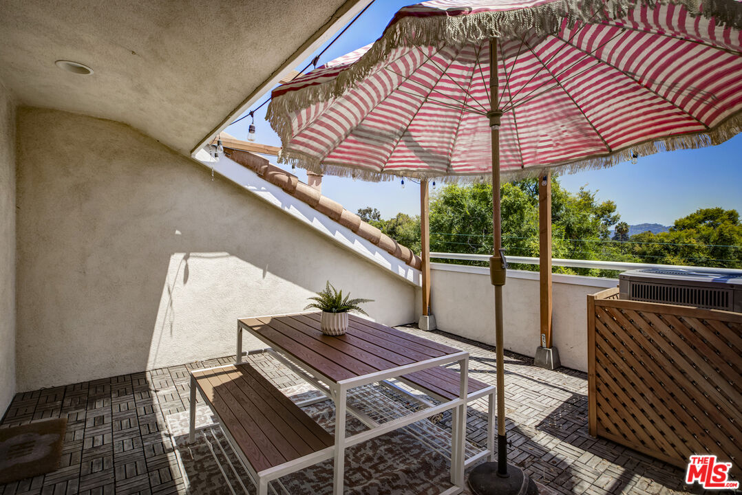 11536 Burbank Blvd Unit: 103