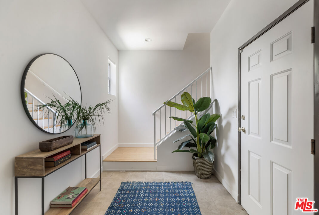 11536 Burbank Blvd Unit: 103