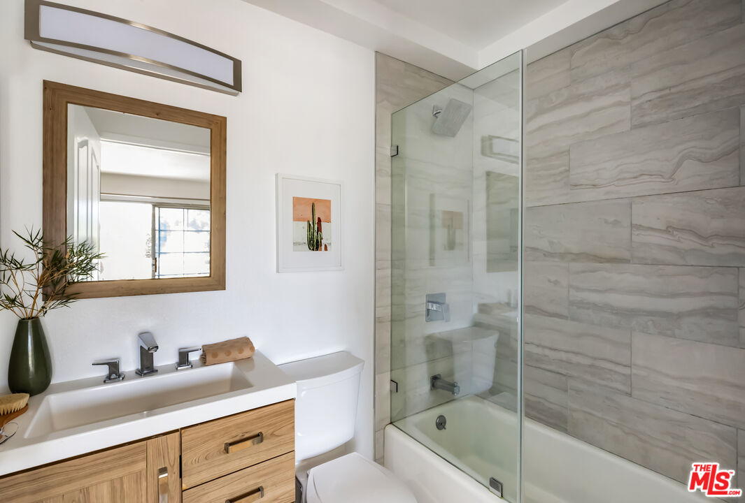 11536 Burbank Blvd Unit: 103
