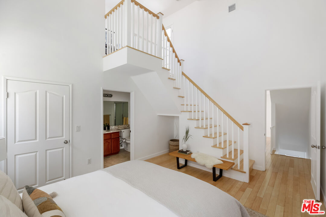 11536 Burbank Blvd Unit: 103