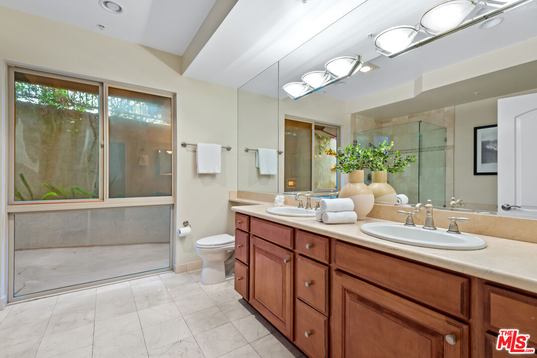 1551 Manning Ave Unit: 101