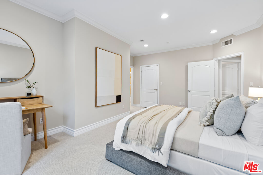 1551 Manning Ave Unit: 101