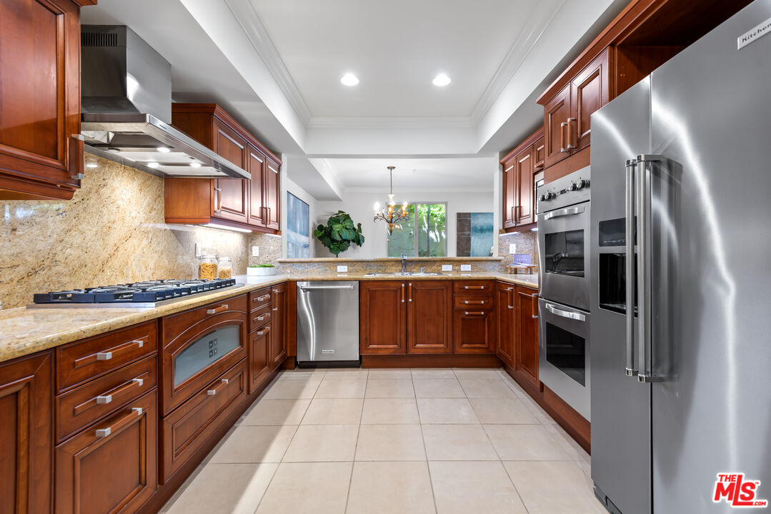 1551 Manning Ave Unit: 101