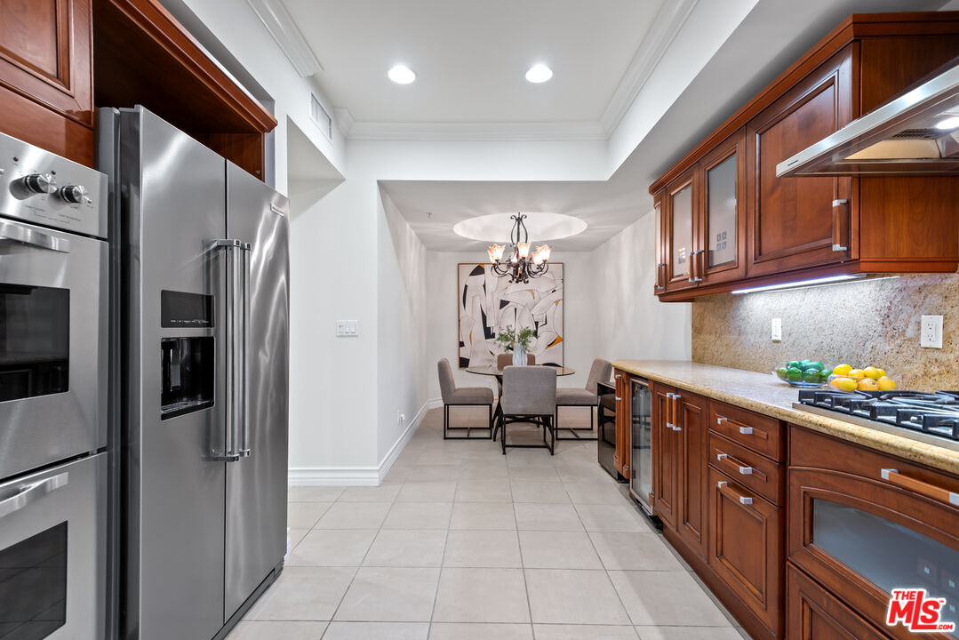 1551 Manning Ave Unit: 101