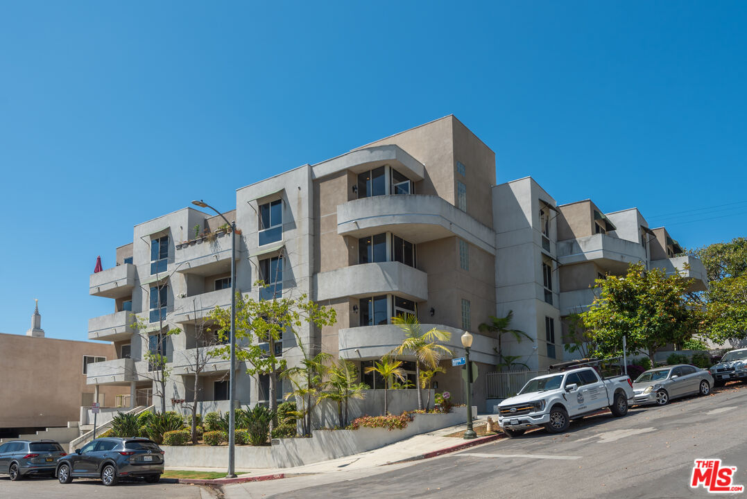 1551 Manning Ave Unit: 101