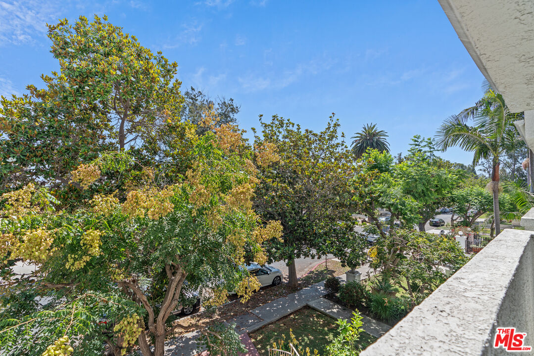 3743 S Canfield Ave Unit: 303