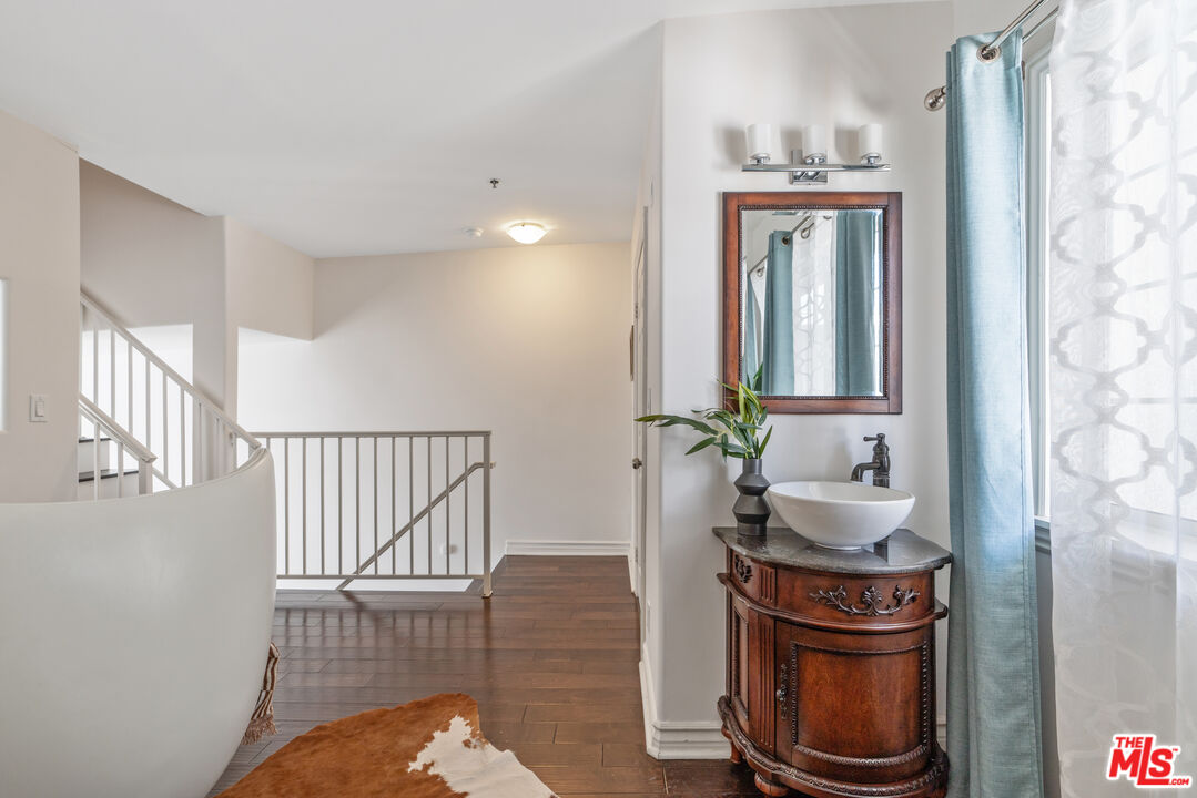 3743 S Canfield Ave Unit: 303