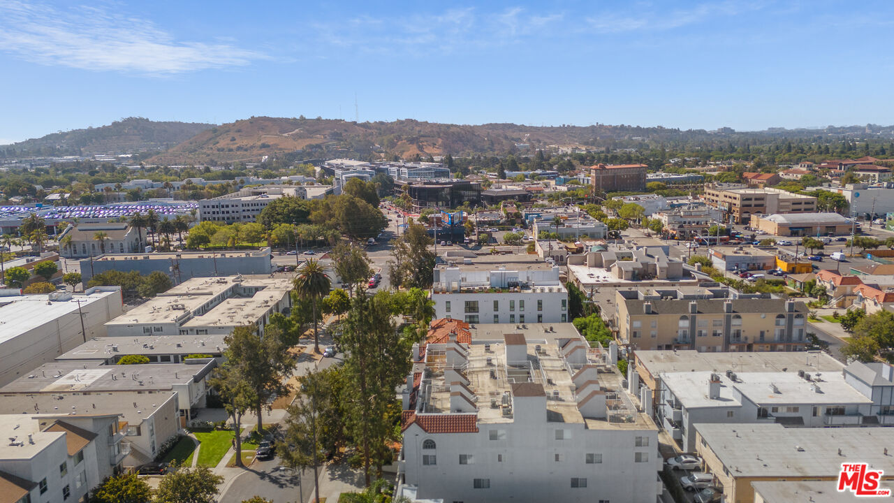 3743 S Canfield Ave Unit: 303
