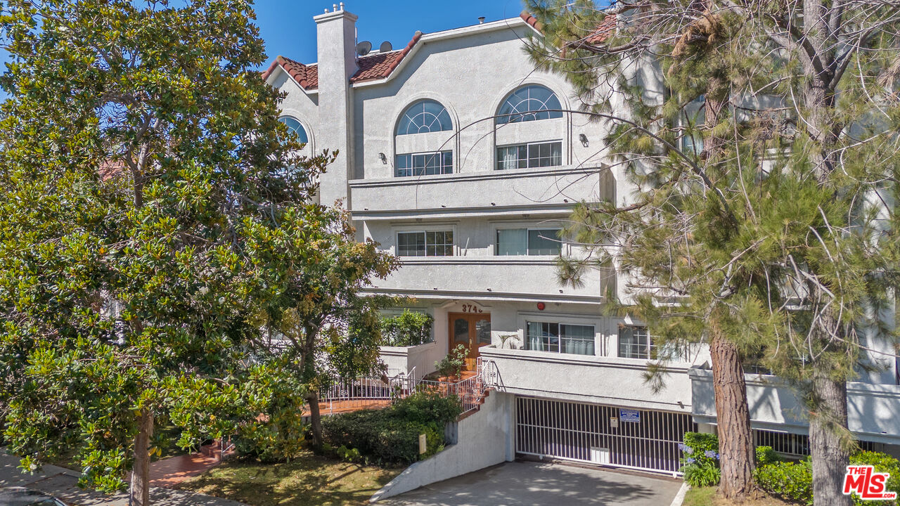 3743 S Canfield Ave Unit: 303