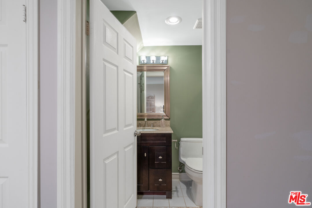 3743 S Canfield Ave Unit: 303