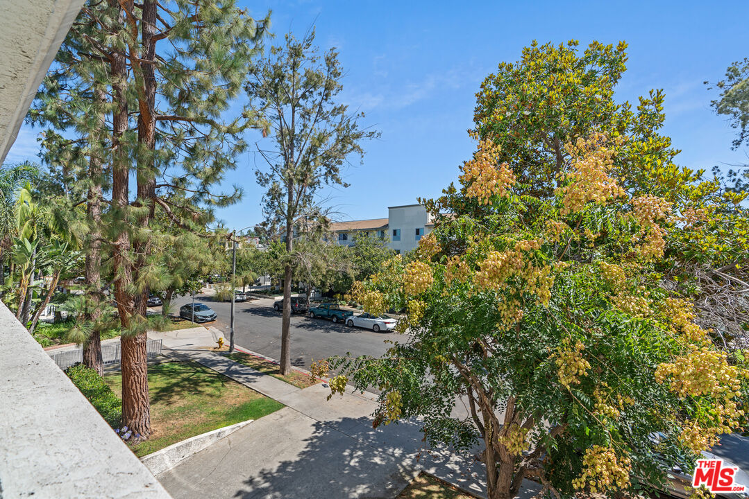 3743 S Canfield Ave Unit: 303