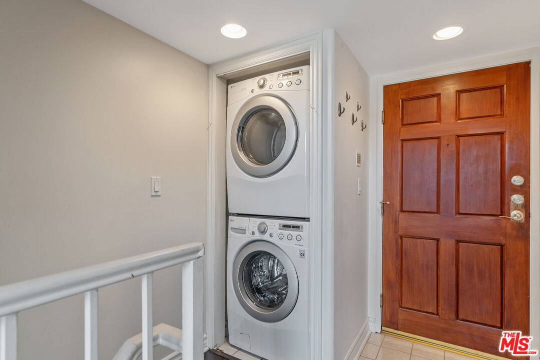 3743 S Canfield Ave Unit: 303