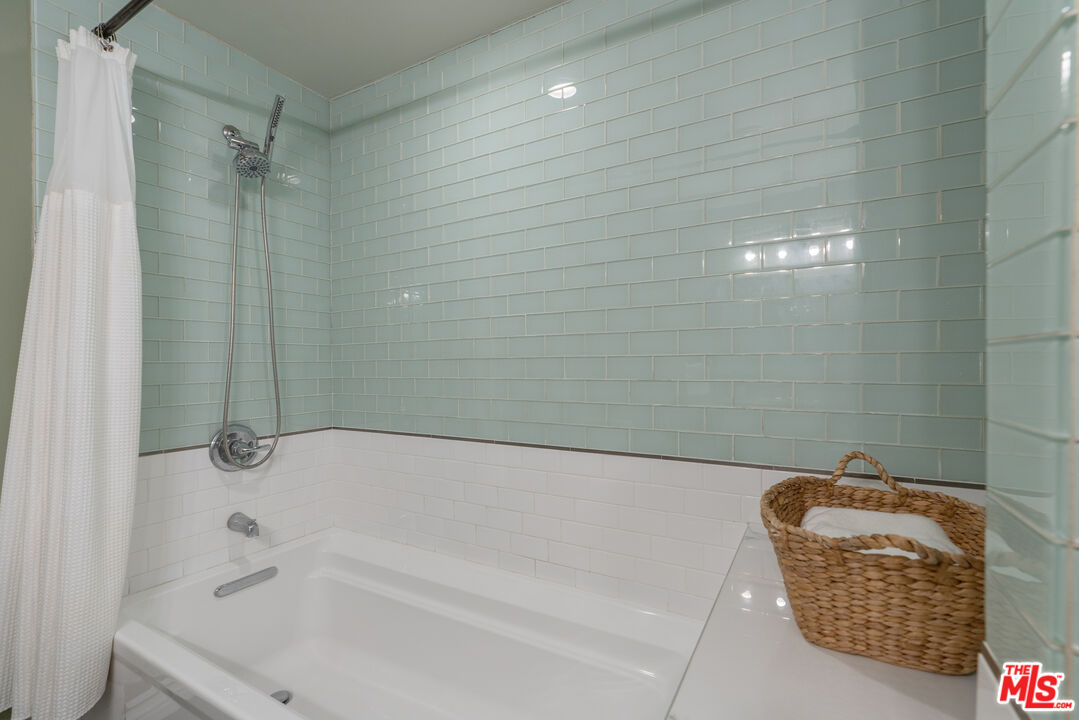 3743 S Canfield Ave Unit: 303