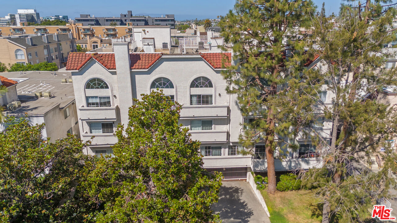 3743 S Canfield Ave Unit: 303