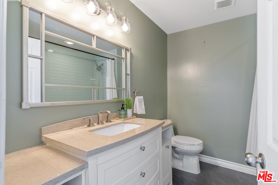 3743 S Canfield Ave Unit: 303