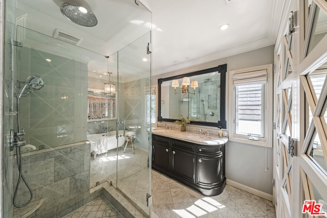 2107 Coldwater Canyon Dr