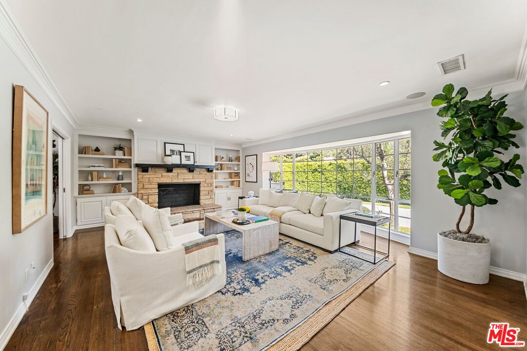 2107 Coldwater Canyon Dr