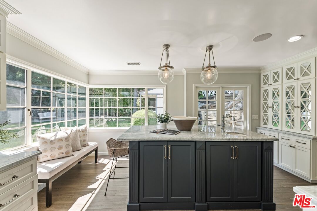 2107 Coldwater Canyon Dr