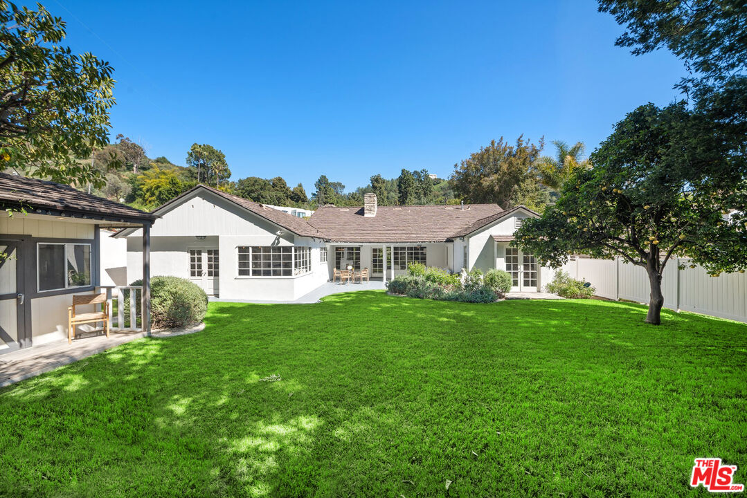 2107 Coldwater Canyon Dr