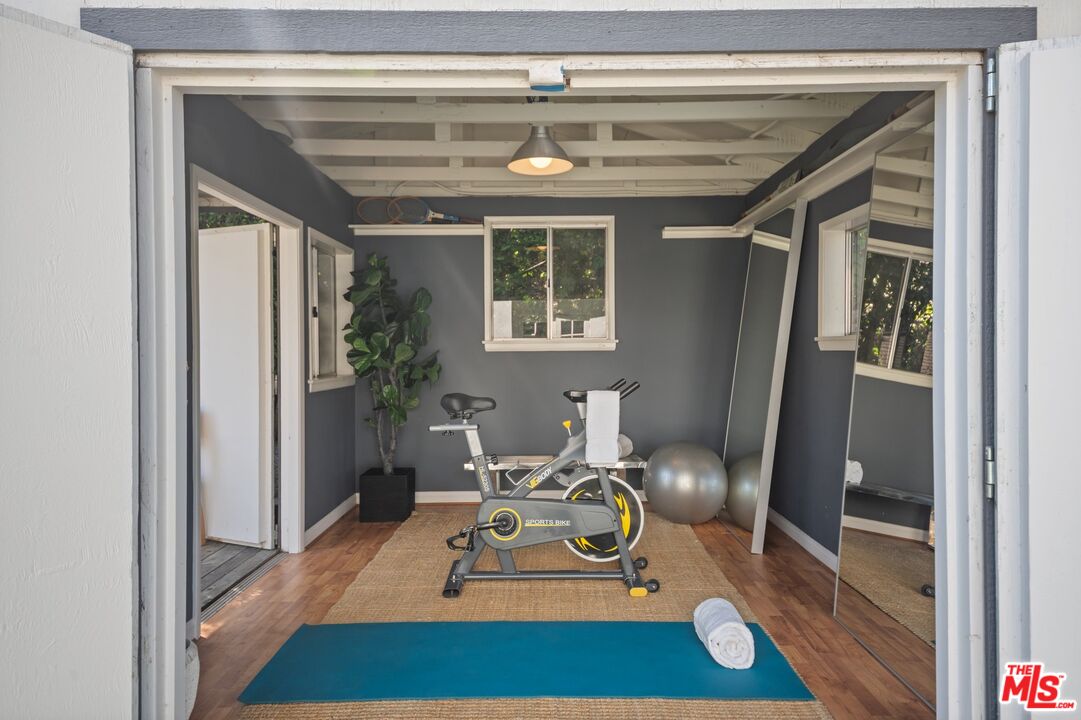 2107 Coldwater Canyon Dr
