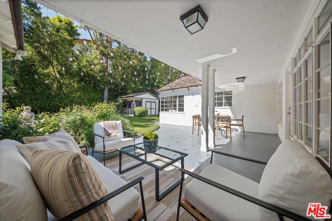2107 Coldwater Canyon Dr