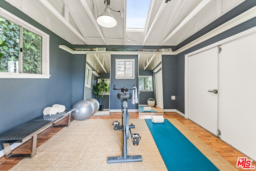 2107 Coldwater Canyon Dr