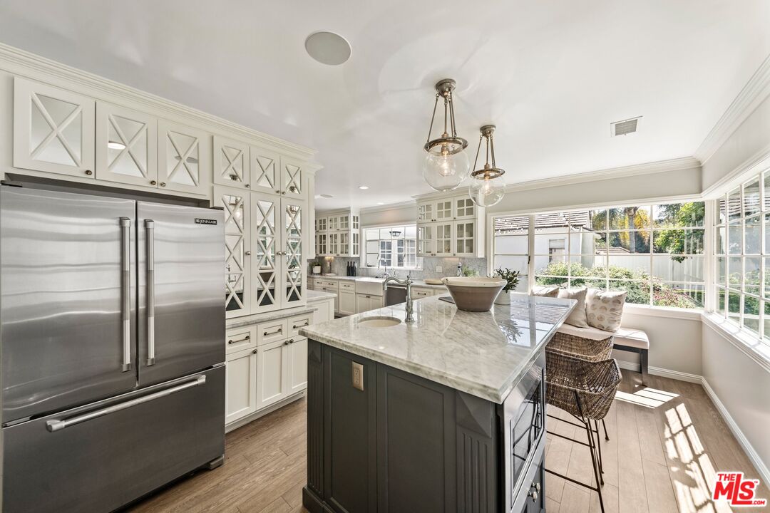2107 Coldwater Canyon Dr
