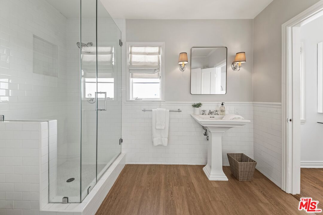 2107 Coldwater Canyon Dr