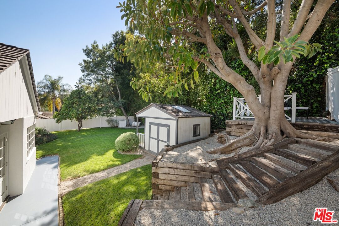 2107 Coldwater Canyon Dr