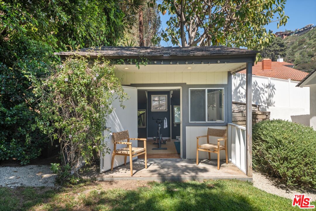 2107 Coldwater Canyon Dr