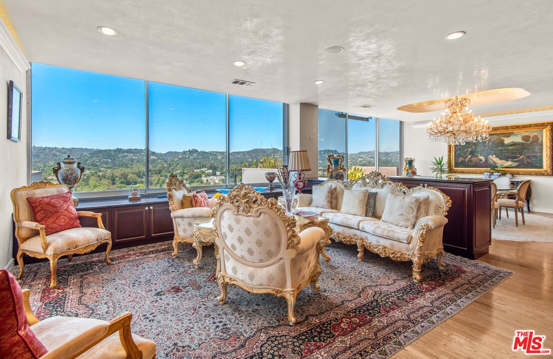 865 Comstock Ave Unit: PHD