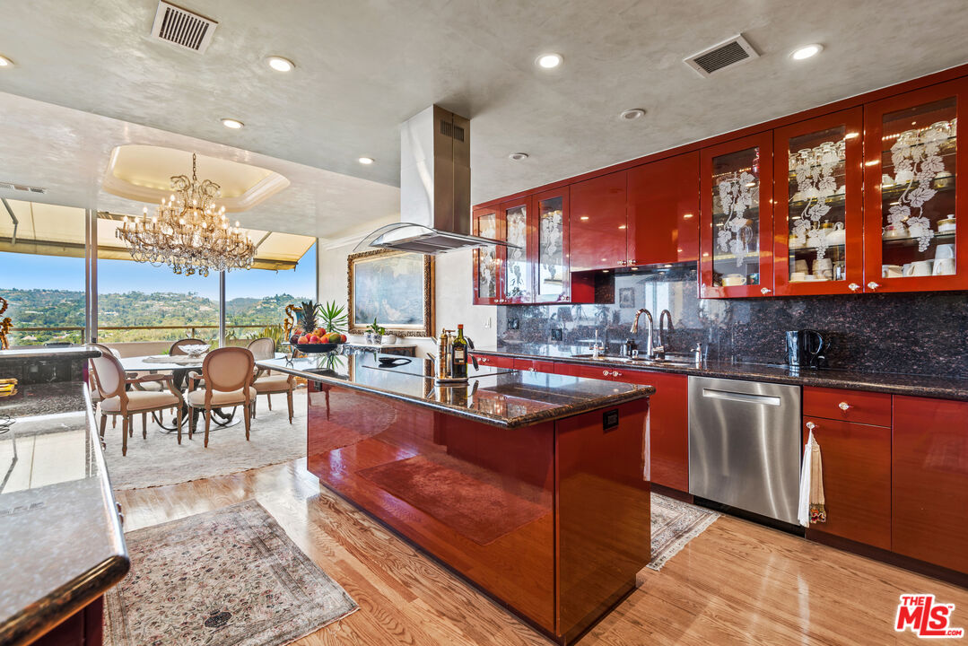 865 Comstock Ave Unit: PHD