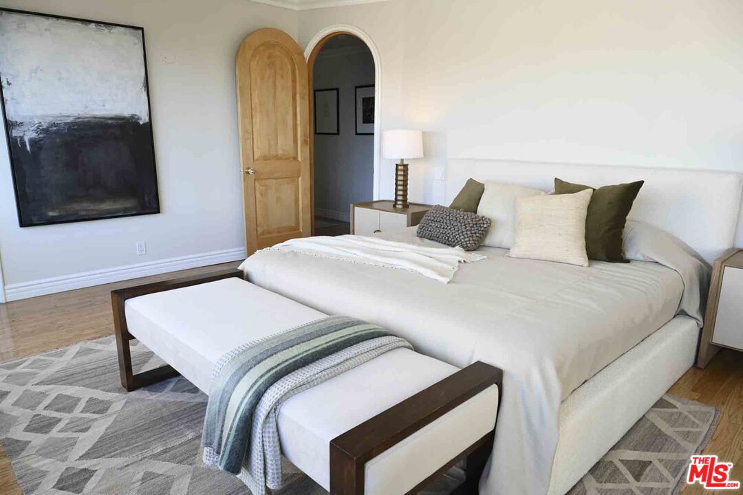 865 Comstock Ave Unit: PHD