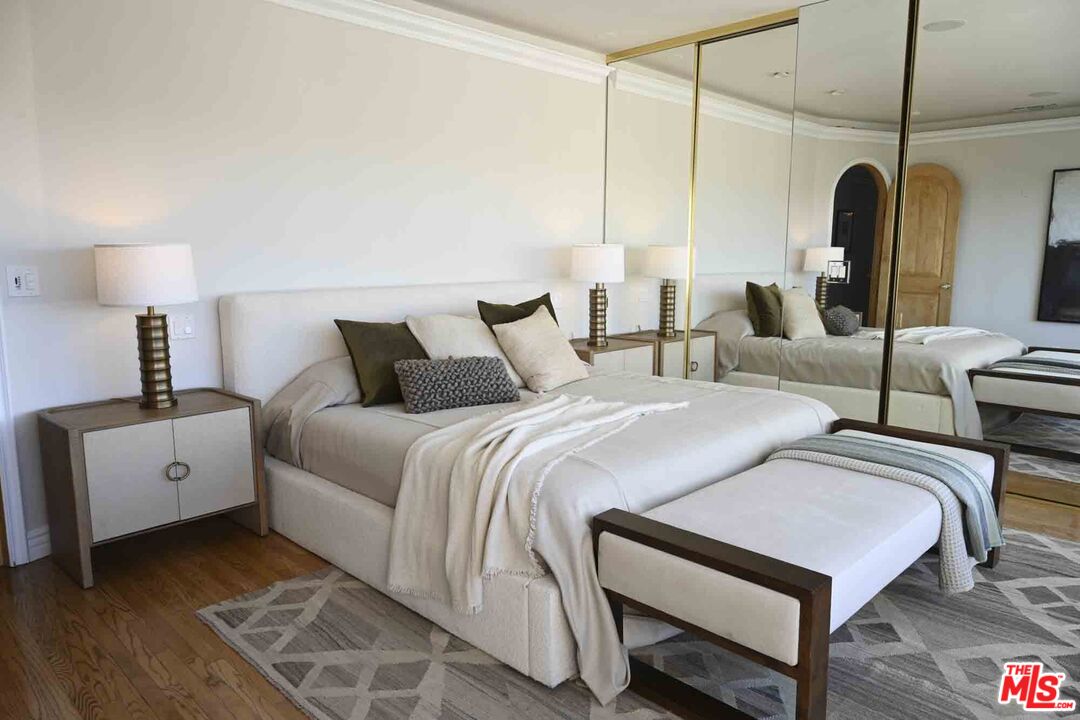 865 Comstock Ave Unit: PHD