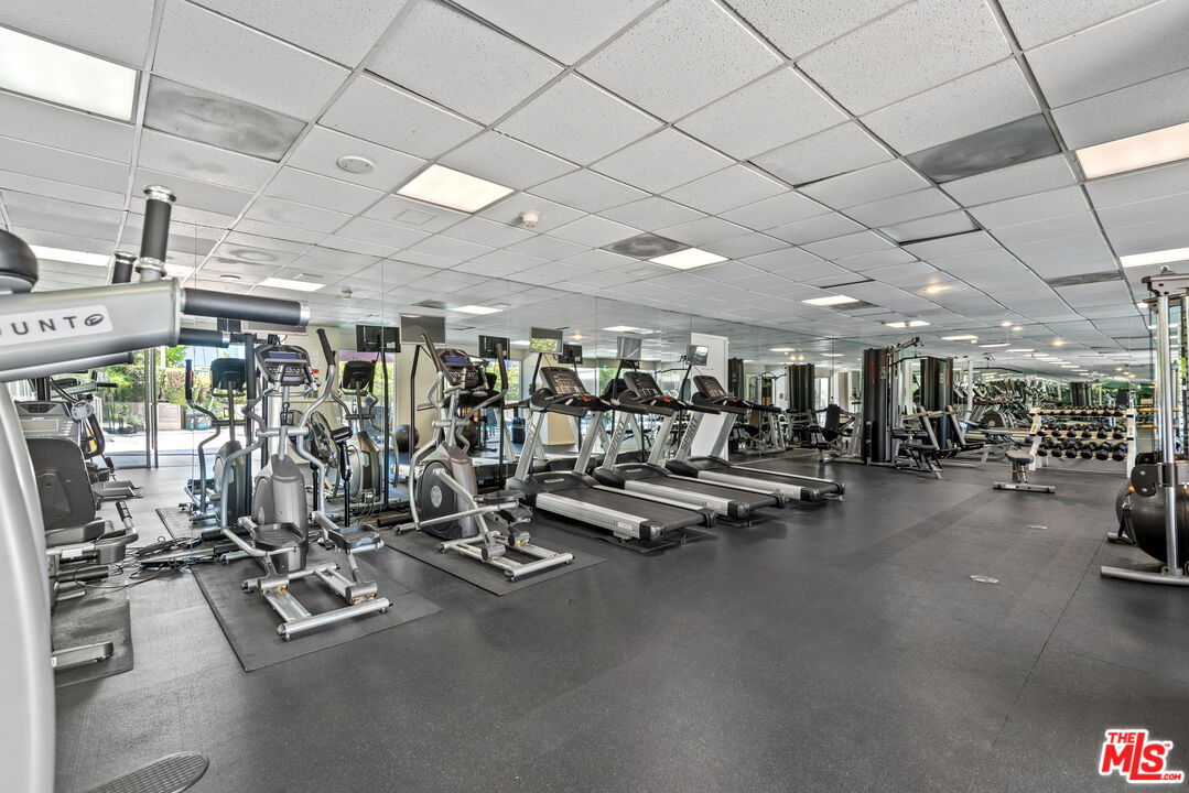 865 Comstock Ave Unit: PHD