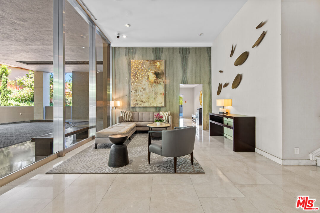 865 Comstock Ave Unit: PHD