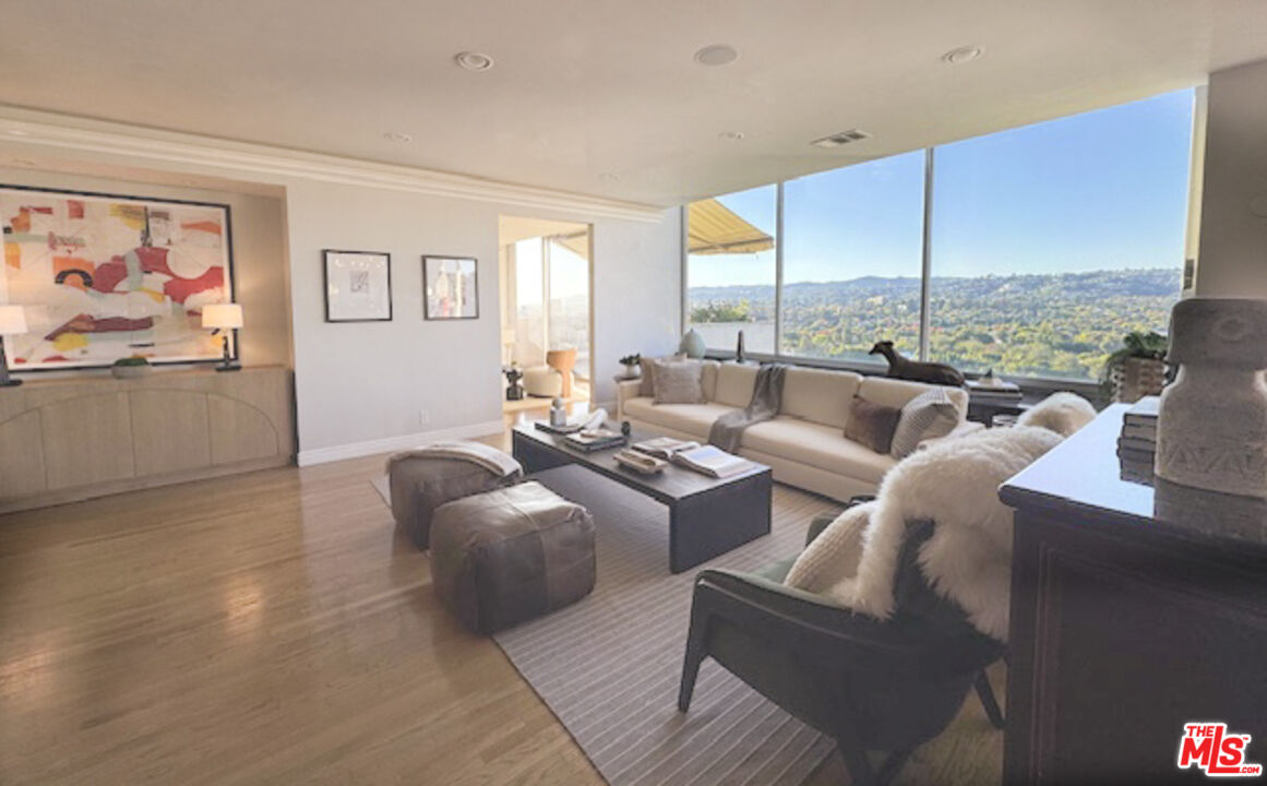 865 Comstock Ave Unit: PHD