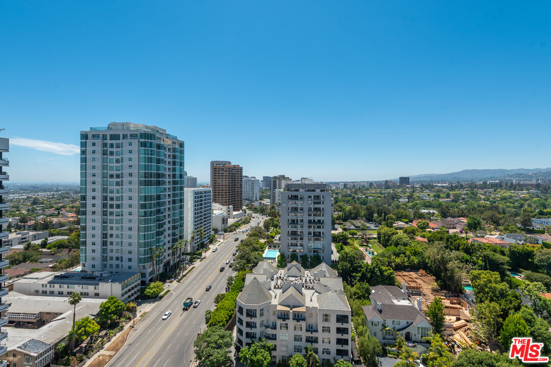 865 Comstock Ave Unit: PHD