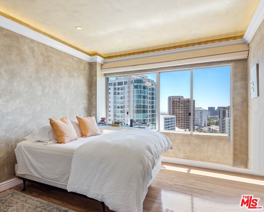 865 Comstock Ave Unit: PHD