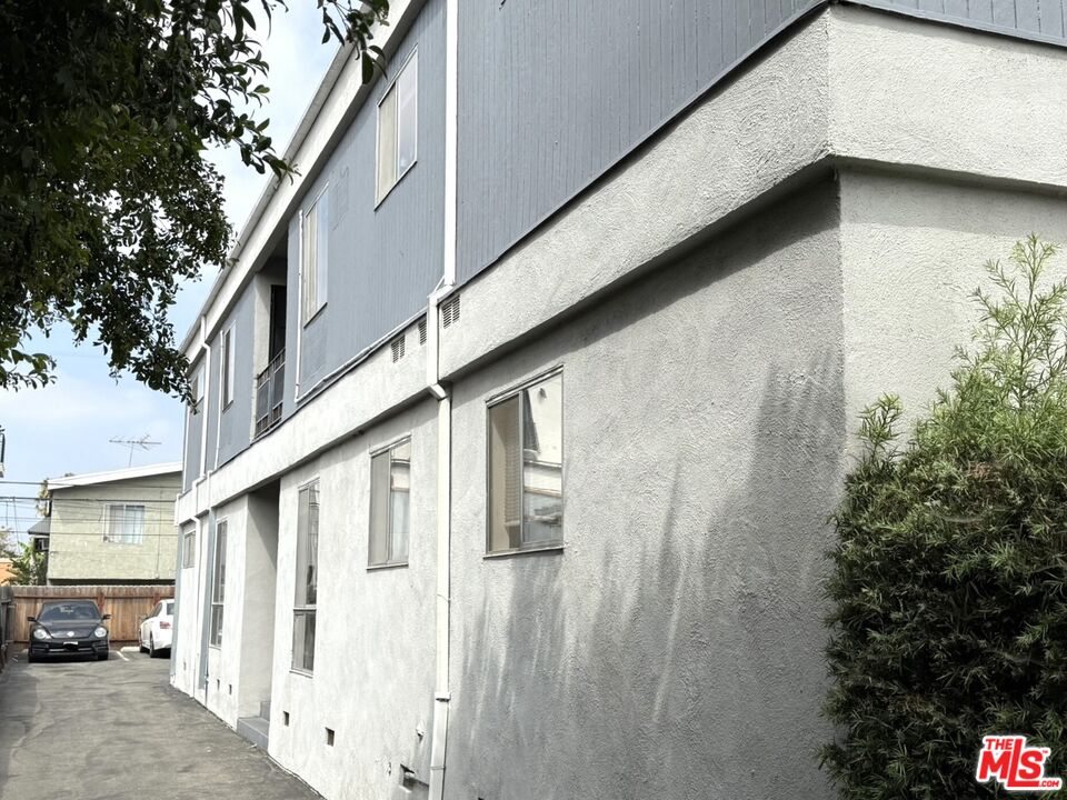 2333 Hauser Blvd