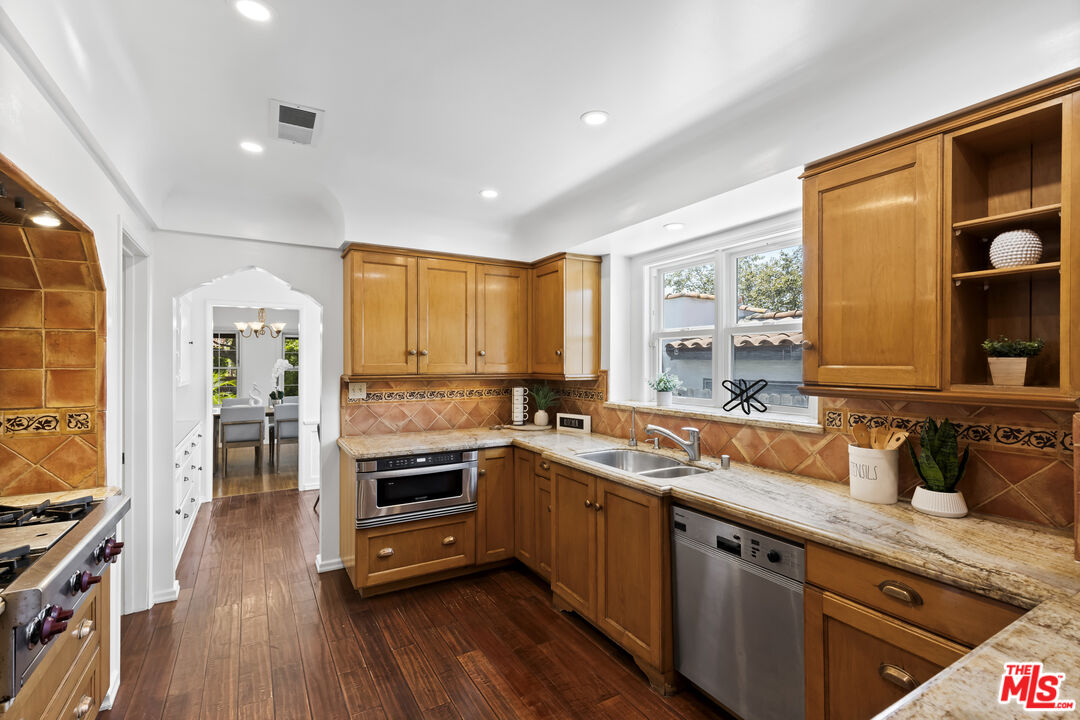 1335 S Sierra Bonita Ave