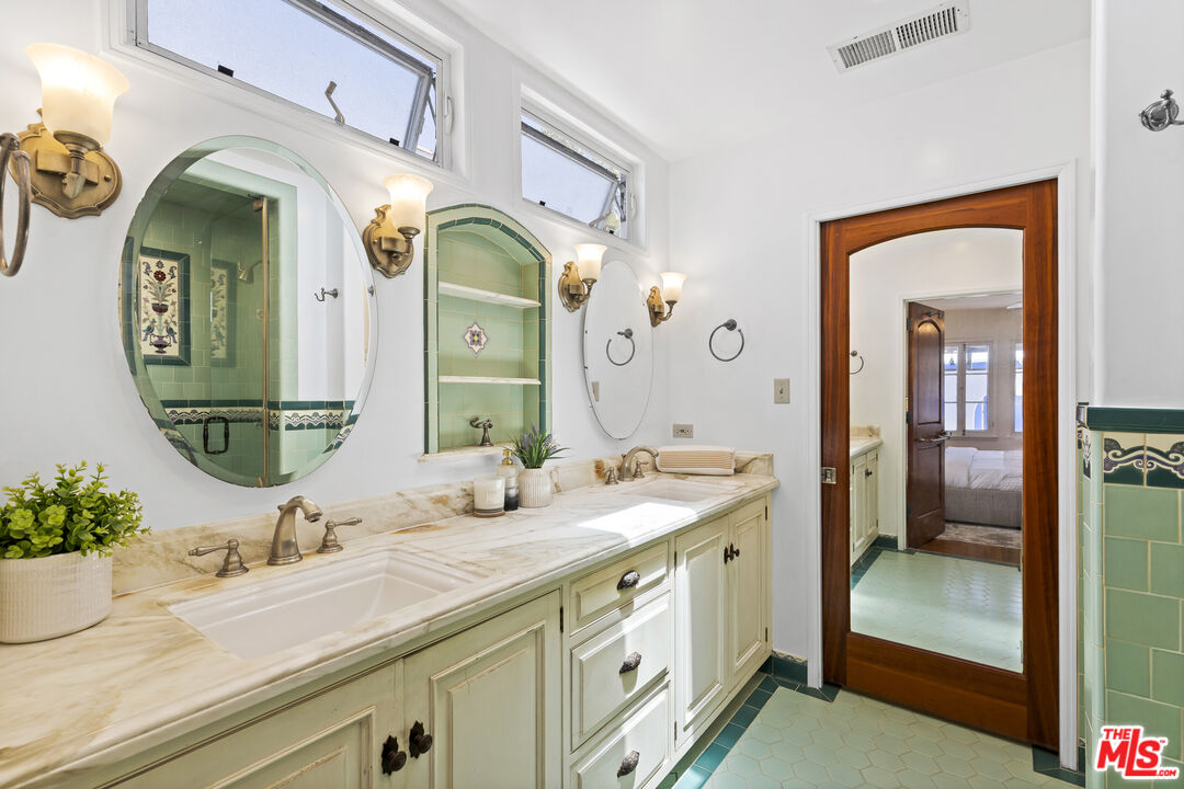 1335 S Sierra Bonita Ave