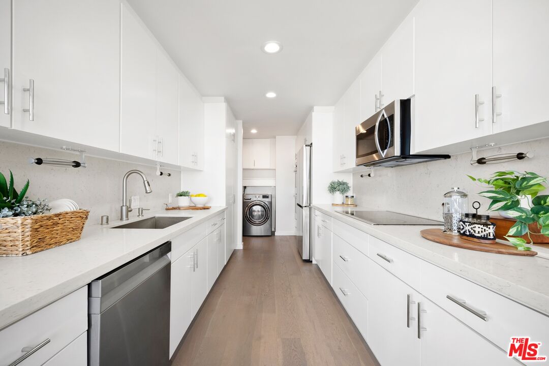 320 N Maple Dr Unit: 507