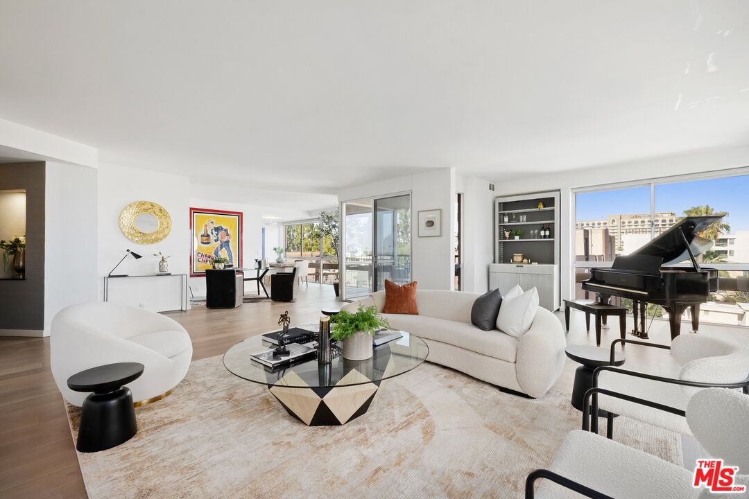 320 N Maple Dr Unit: 507