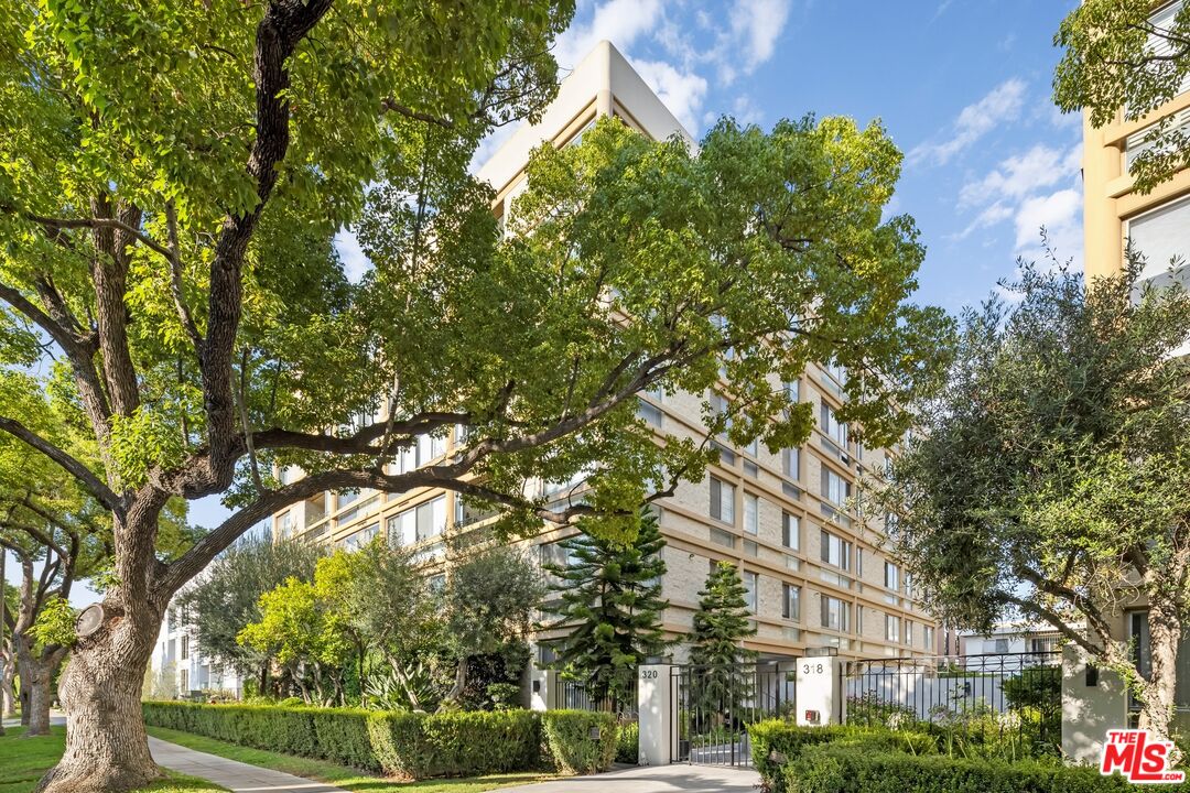 320 N Maple Dr Unit: 507
