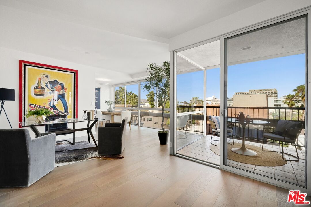 320 N Maple Dr Unit: 507